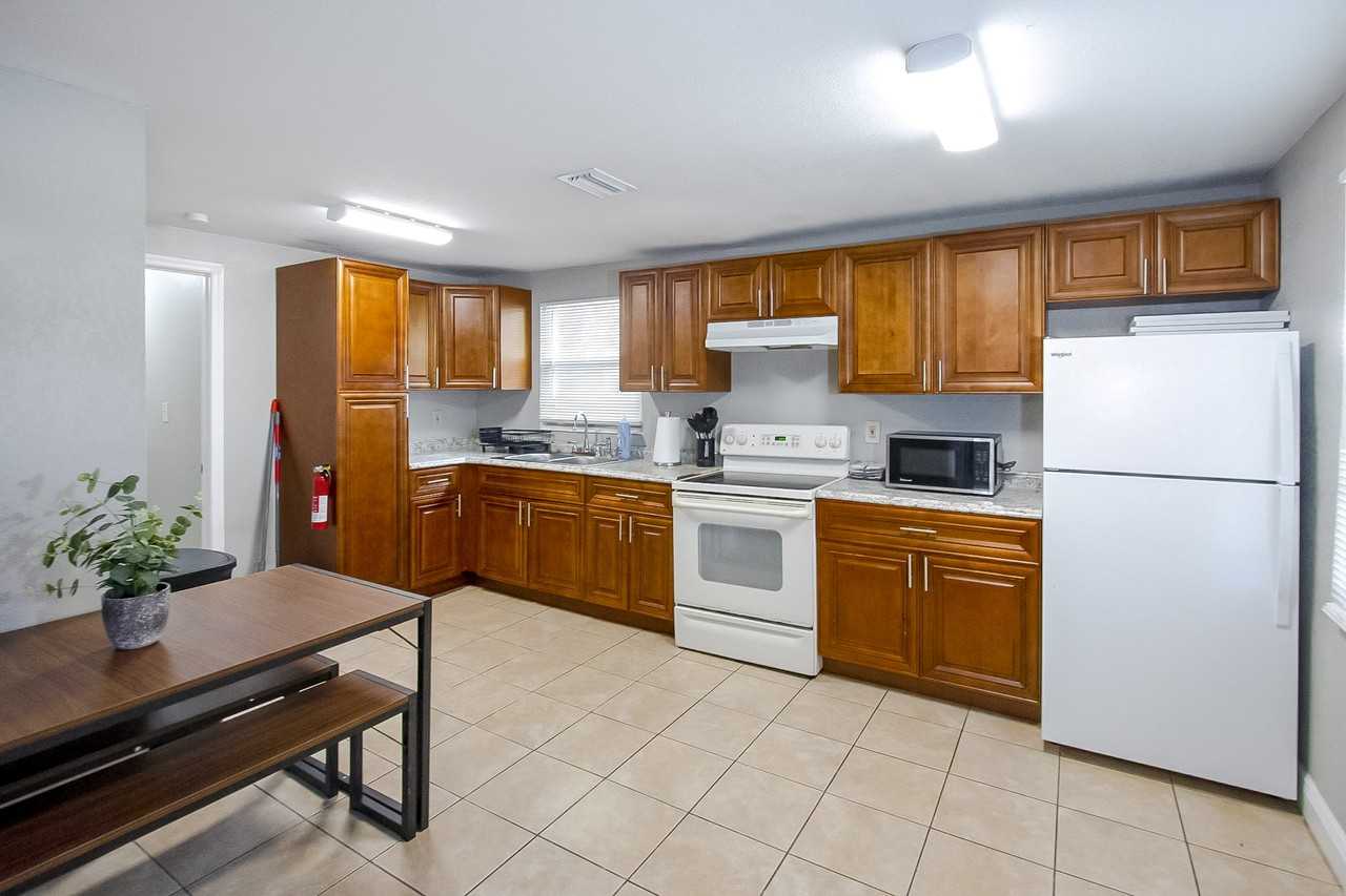 Beechwood Blvd - Photo 5 of 22