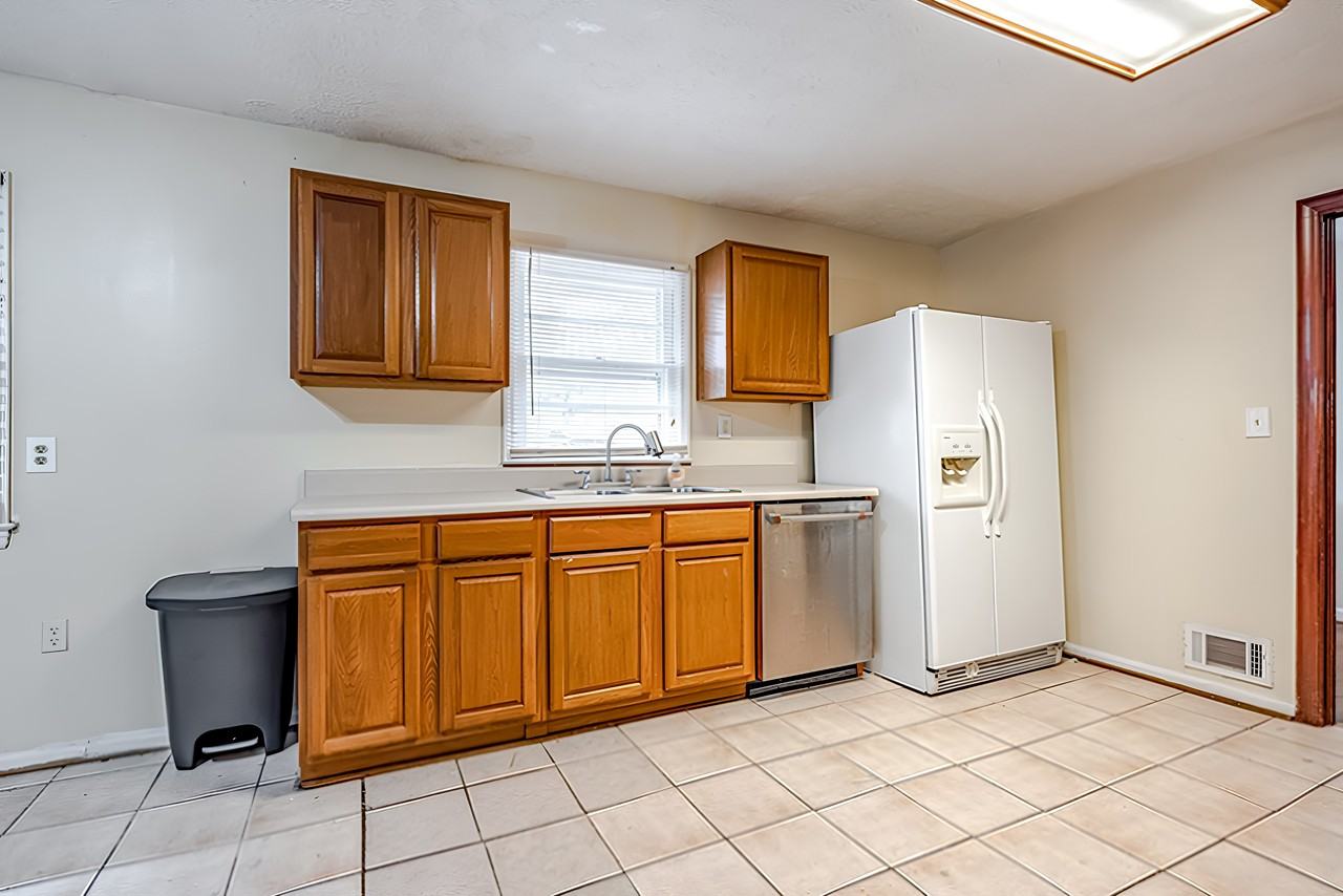 Susan Dr Sw - Photo 6 of 17