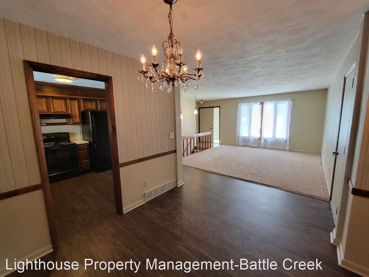 101/103 Heather Hills Drive - Photo 2 of 25