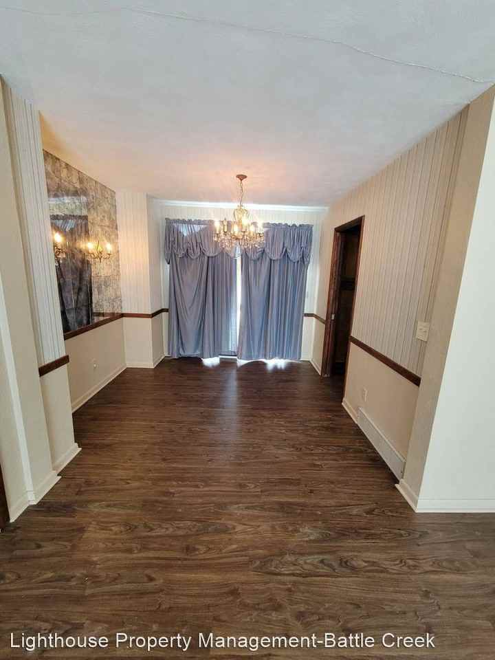 101/103 Heather Hills Drive - Photo 3 of 25