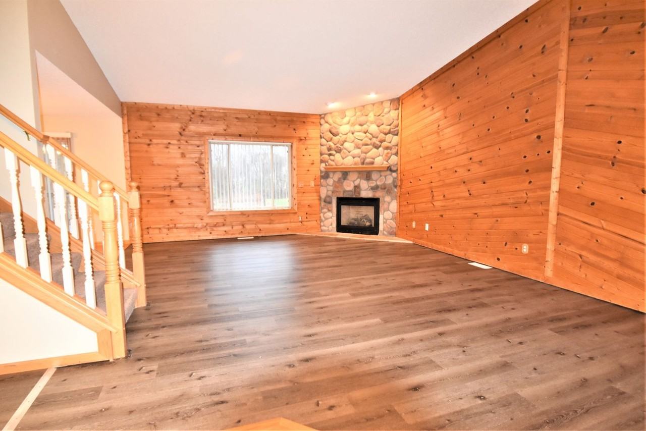 10235 Kali Ave Ne - Photo 3 of 25