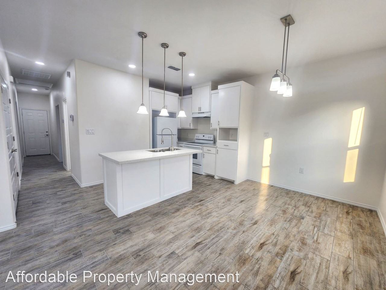 2116 E. Valley Circle - Photo 2 of 14