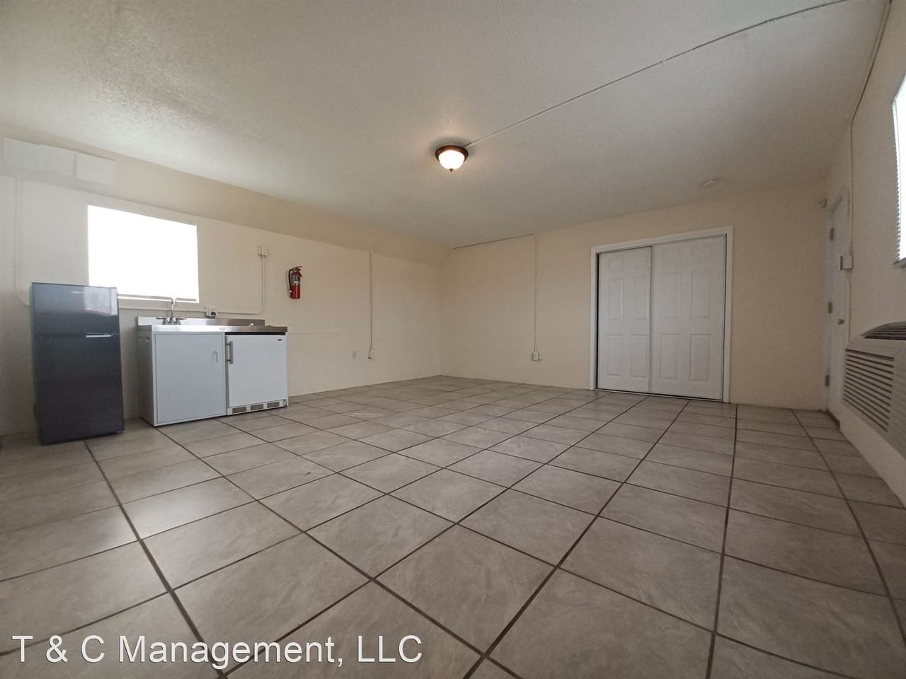 Roadrunner Apartments.. Utilities included! - Photo 2 of 20