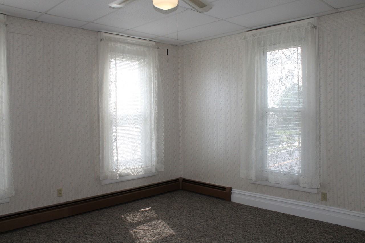 4 S Main St - Photo 3 of 7