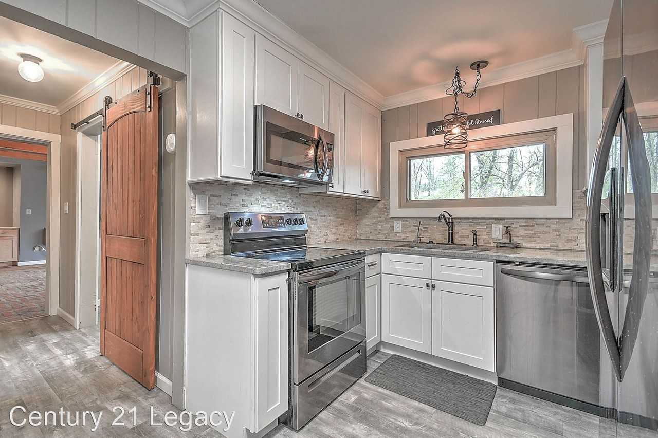1758 Holston Dr - Photo 2 of 29
