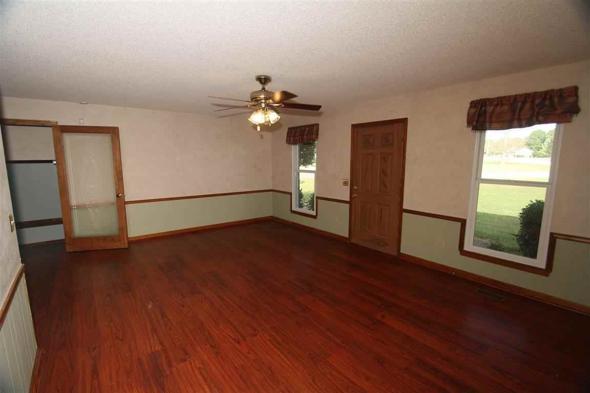 115 Happy St - Photo 3 of 13