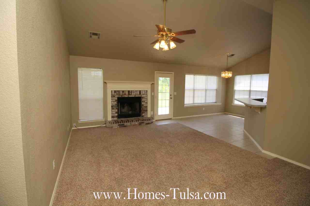 15095 E 530 Rd - Photo 2 of 13