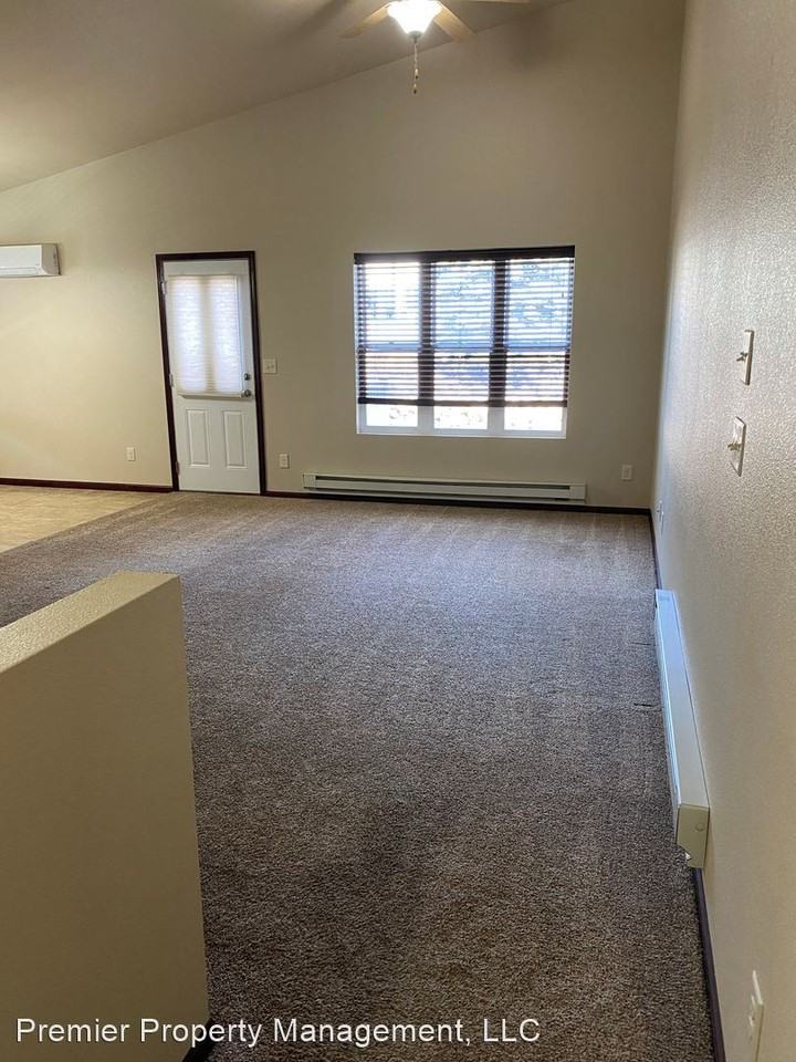 350B Little Rock Ct - Photo 3 of 13