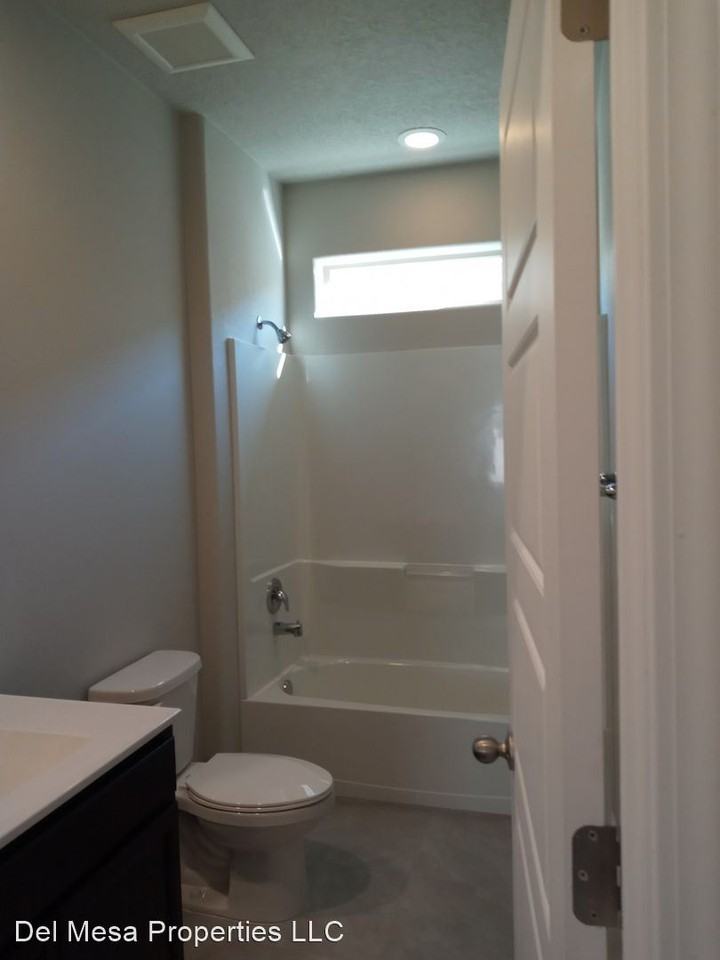 6484 Gannett Dr Ne - Photo 3 of 15