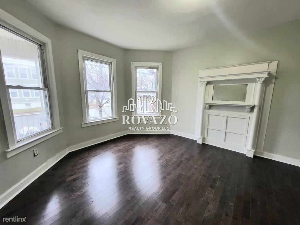 46 Chelsea Ave - Photo 2 of 9