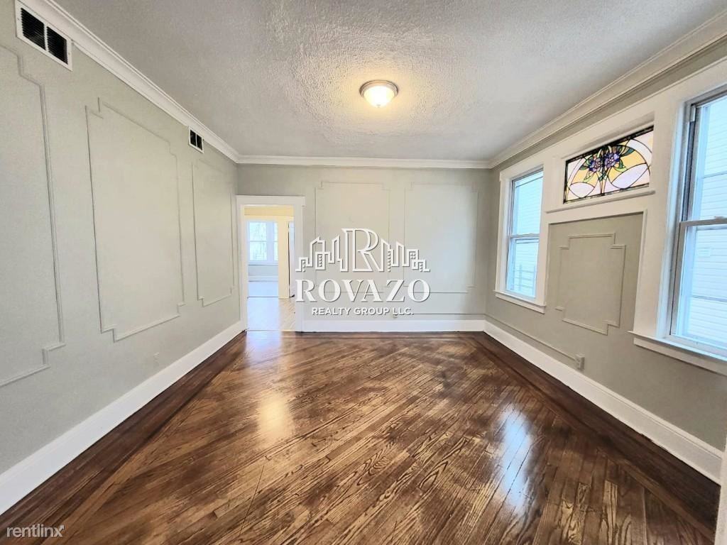 46 Chelsea Ave - Photo 3 of 9