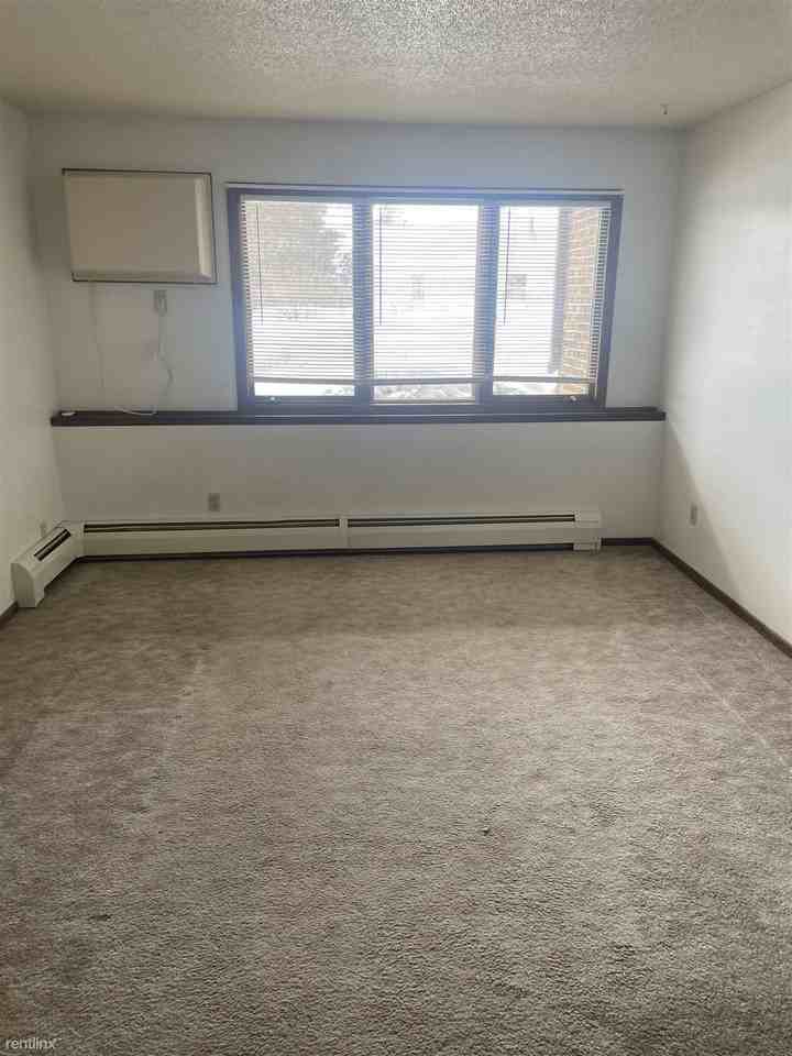 1111 17th Ave W - Photo 2 of 5