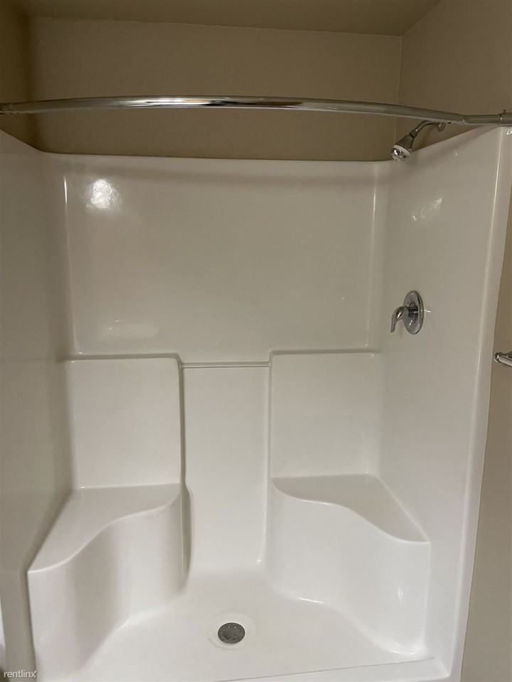 1033 Donna Ln - Photo 2 of 4