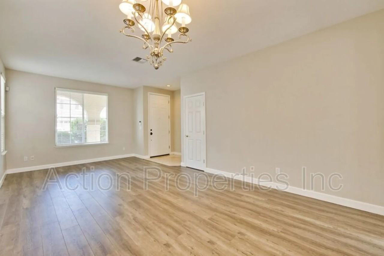 1233 Arabelle Way - Photo 2 of 29