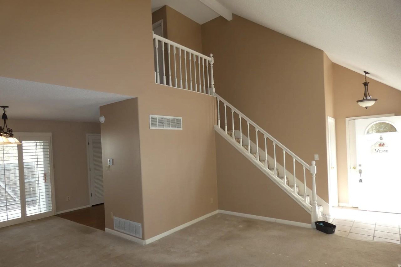 6210 Nw 82nd Ter - Photo 3 of 13