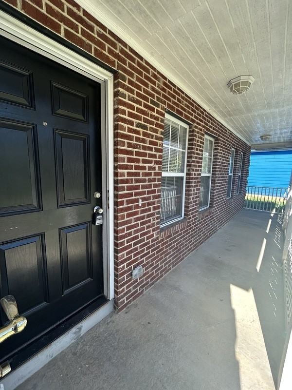2733 Celia Ave - Photo 2 of 20