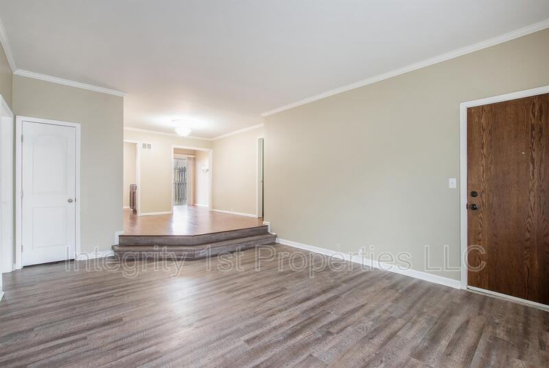 464 W 104th St #A - Photo 3 of 15