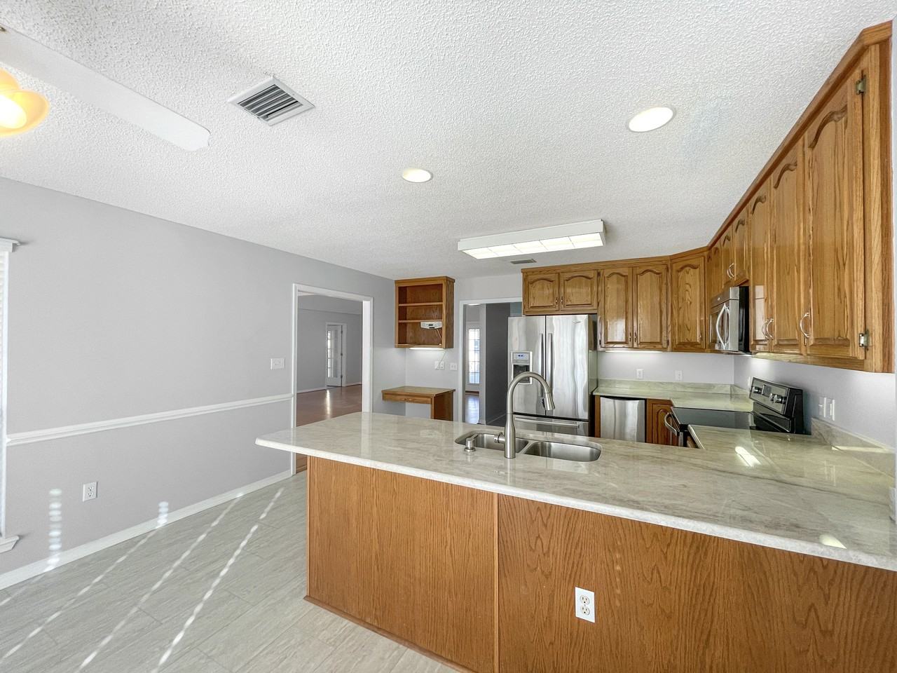 5378 Wolfhead Ave - Photo 3 of 29