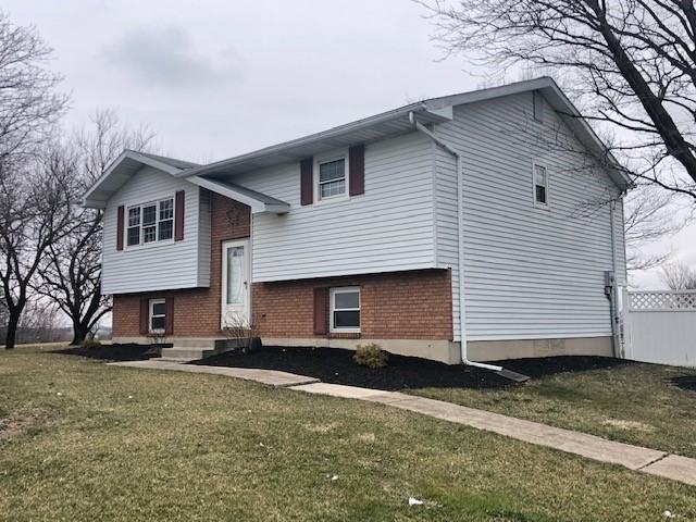1022 Maidencreek Rd - Photo 2 of 30