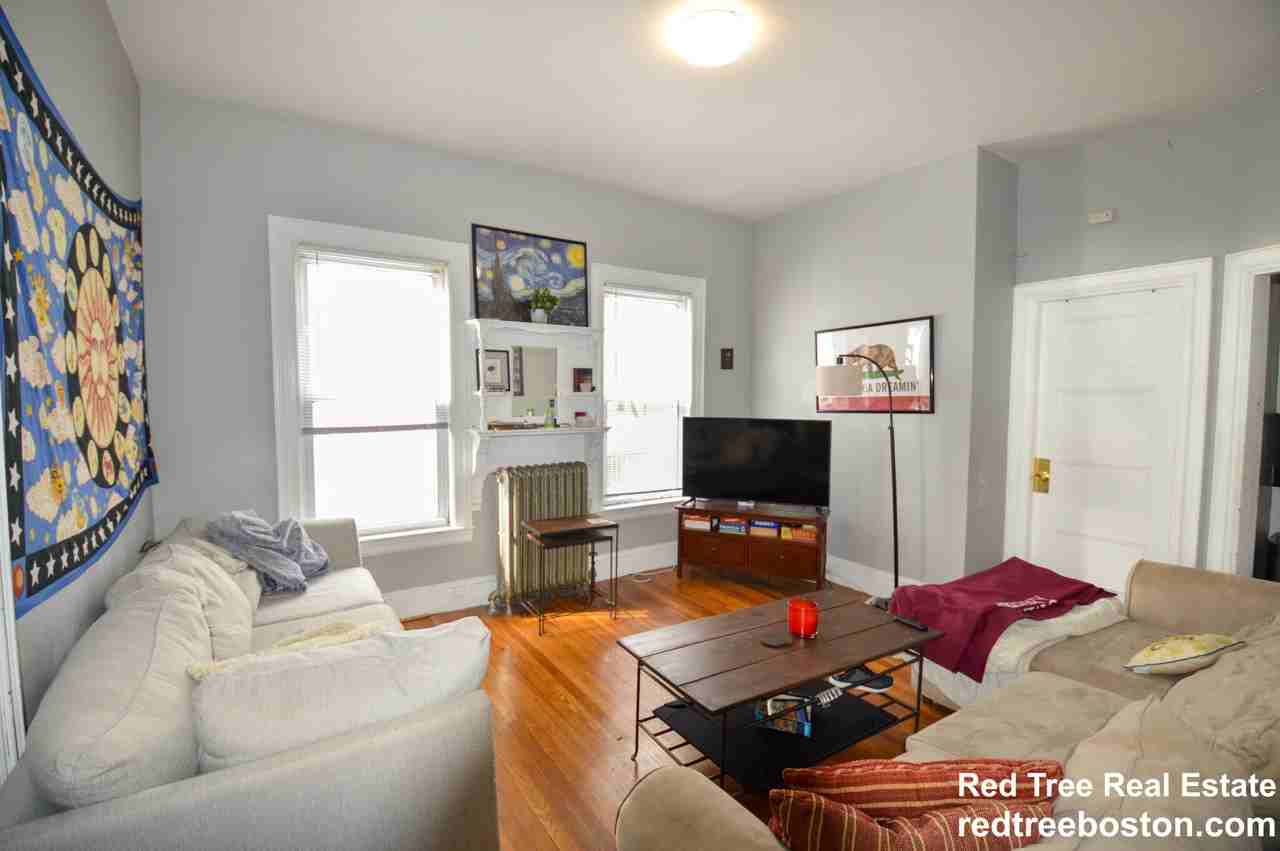 88 Surrey St #1 - Photo 2 of 12