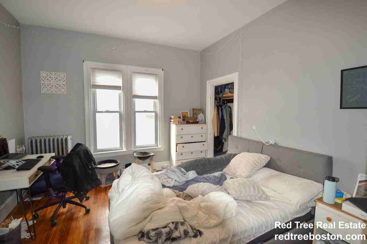 88 Surrey St #1 - Photo 7 of 12