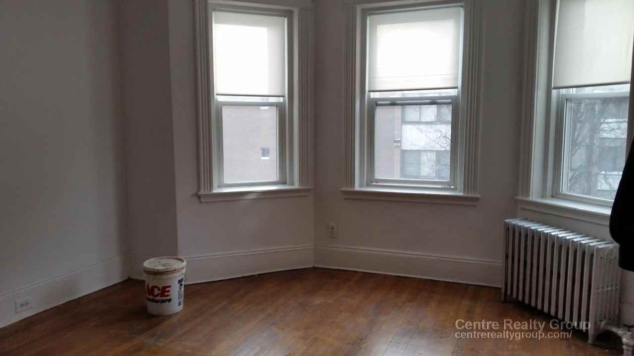 122 Warren St - Photo 2 of 5