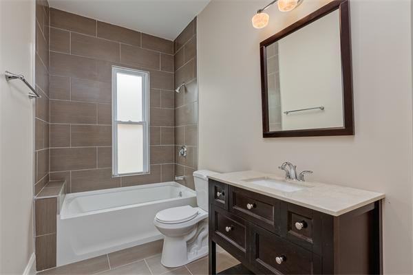 358 Meridian St #2 - Photo 4 of 9