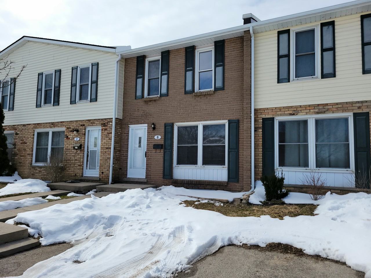 596 Grey Street 8, Brantford, ON N3S 4Y1 3 Bedroom House for 2,150