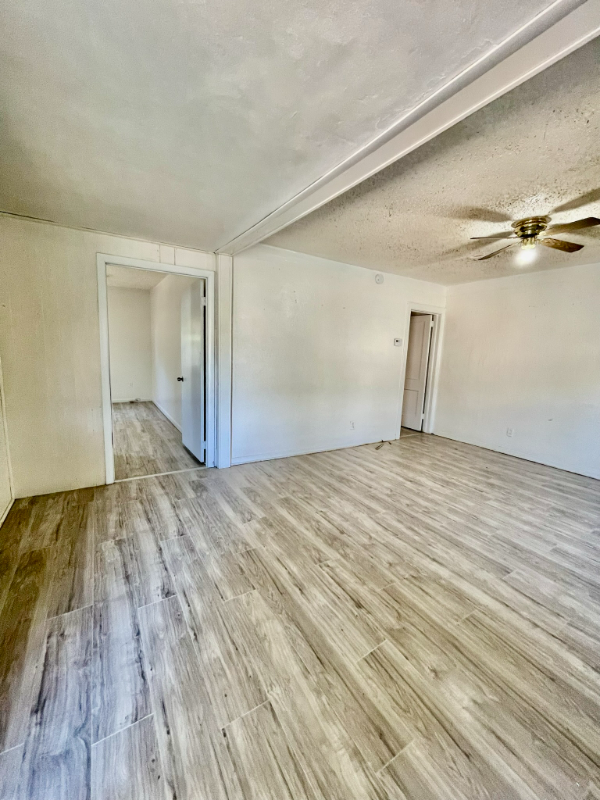 1978 Brackland St - Photo 3 of 11