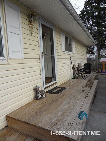 505 Maple St - Photo 2 of 21