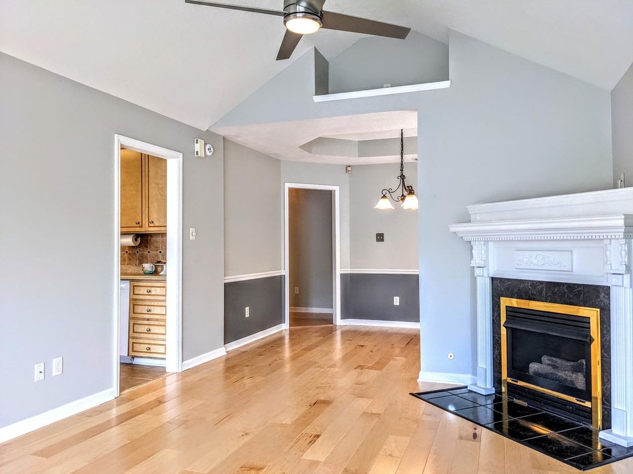 2045 Shoreline Dr #1 - Photo 3 of 15
