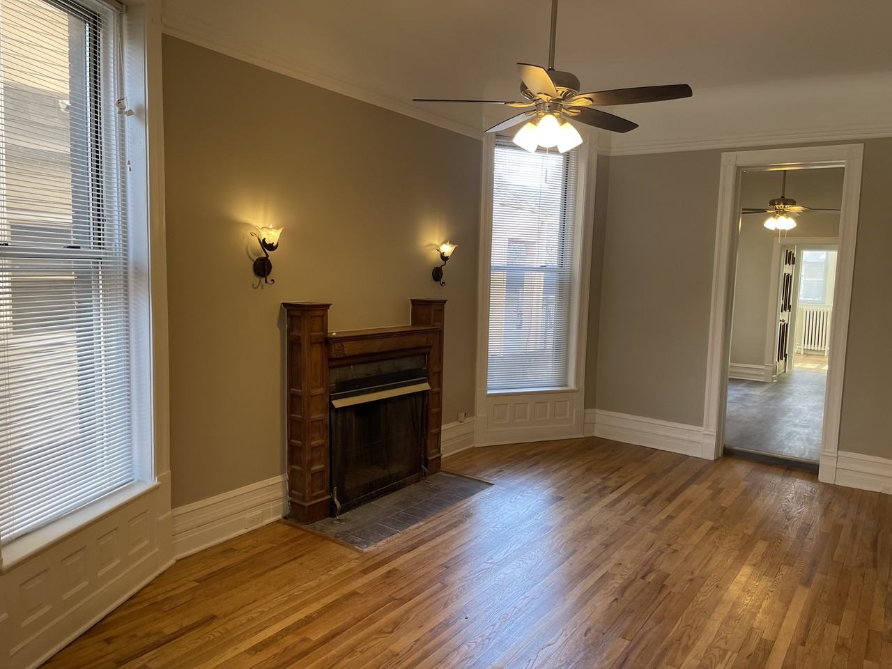 5136 South Blackstone Avenue #1F - Photo 3 of 11