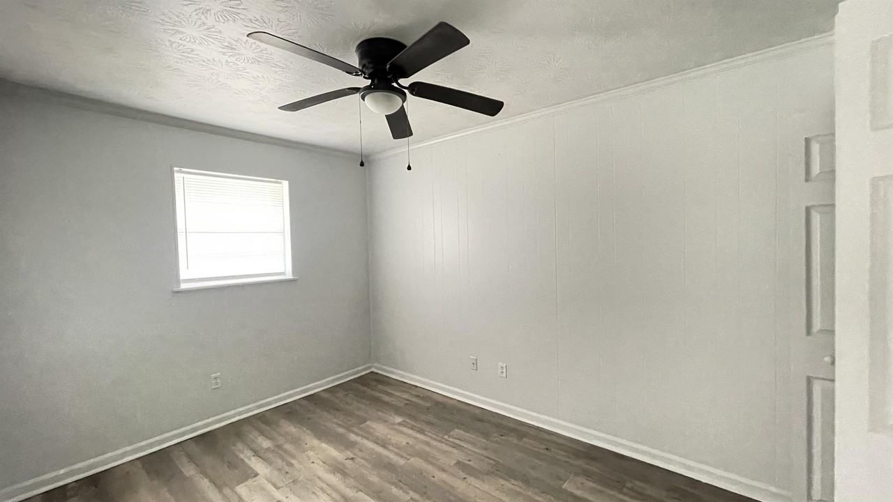 740 Ernona St #1 - Photo 5 of 7