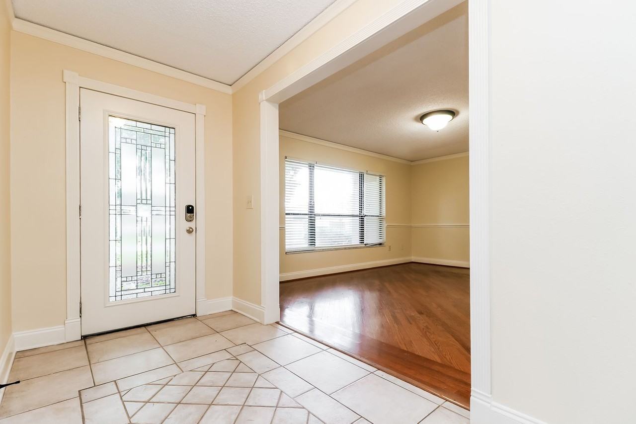 18305 Cypress View Way - Photo 2 of 20