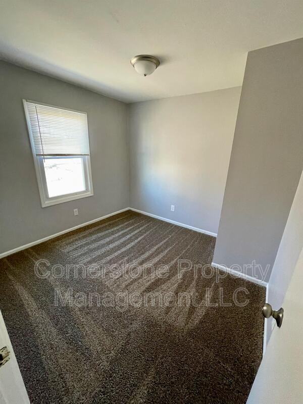 8275 Lakeview Dr - Photo 3 of 5