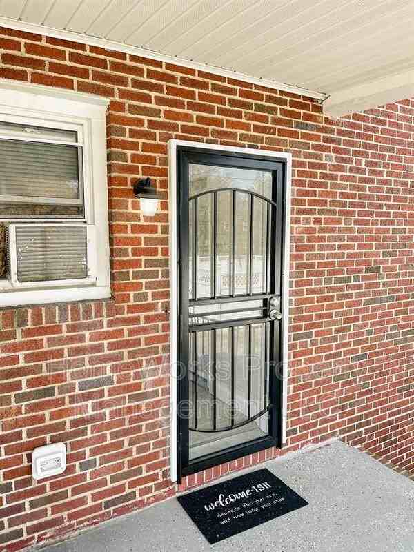 4400 W Forest Park Ave #1F - Photo 2 of 43