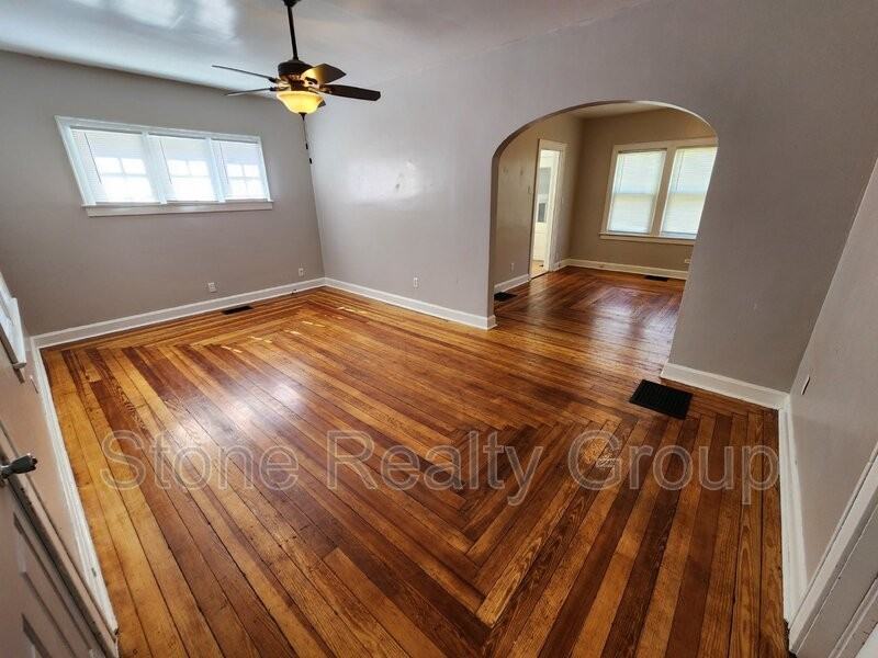 1716 N 12th St - Photo 2 of 8