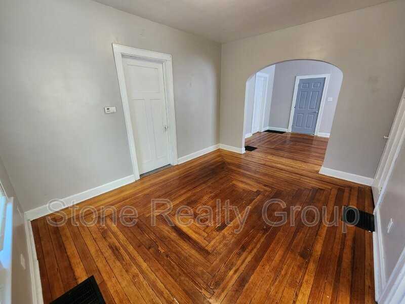 1716 N 12th St - Photo 3 of 8