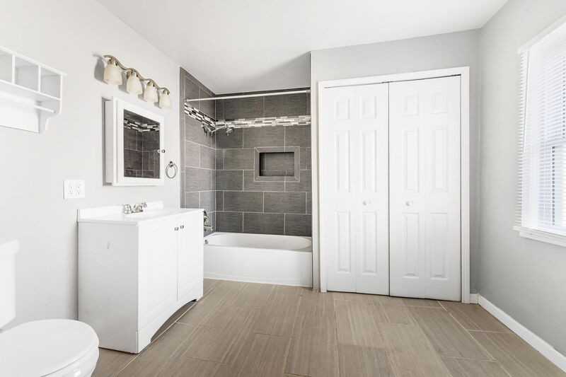 21704 Jefferson St - Photo 4 of 10