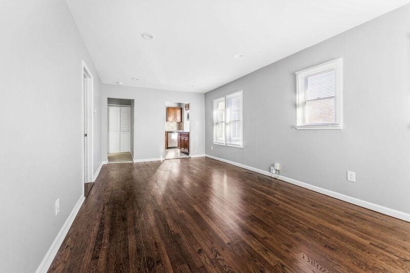 21704 Jefferson St - Photo 5 of 10