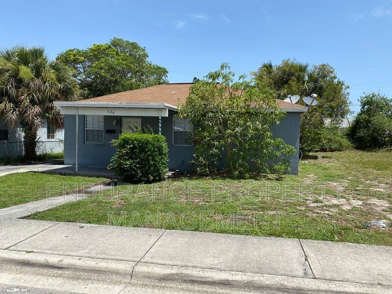 624 W 2nd St - Photo 2 of 15