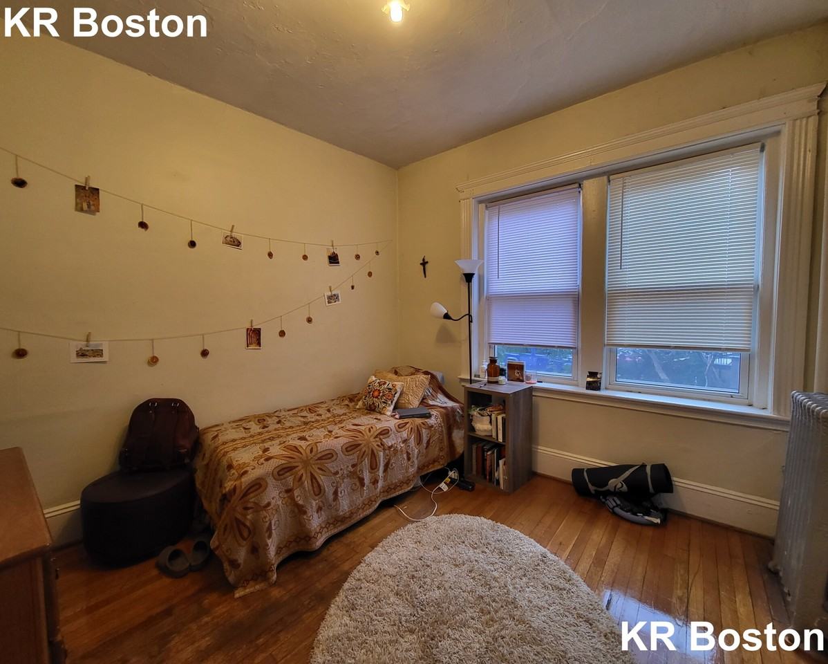 Gordon St. & Commonwealth Ave #3 - Photo 4 of 20