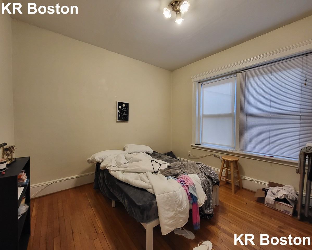 Gordon St. & Commonwealth Ave #3 - Photo 7 of 20