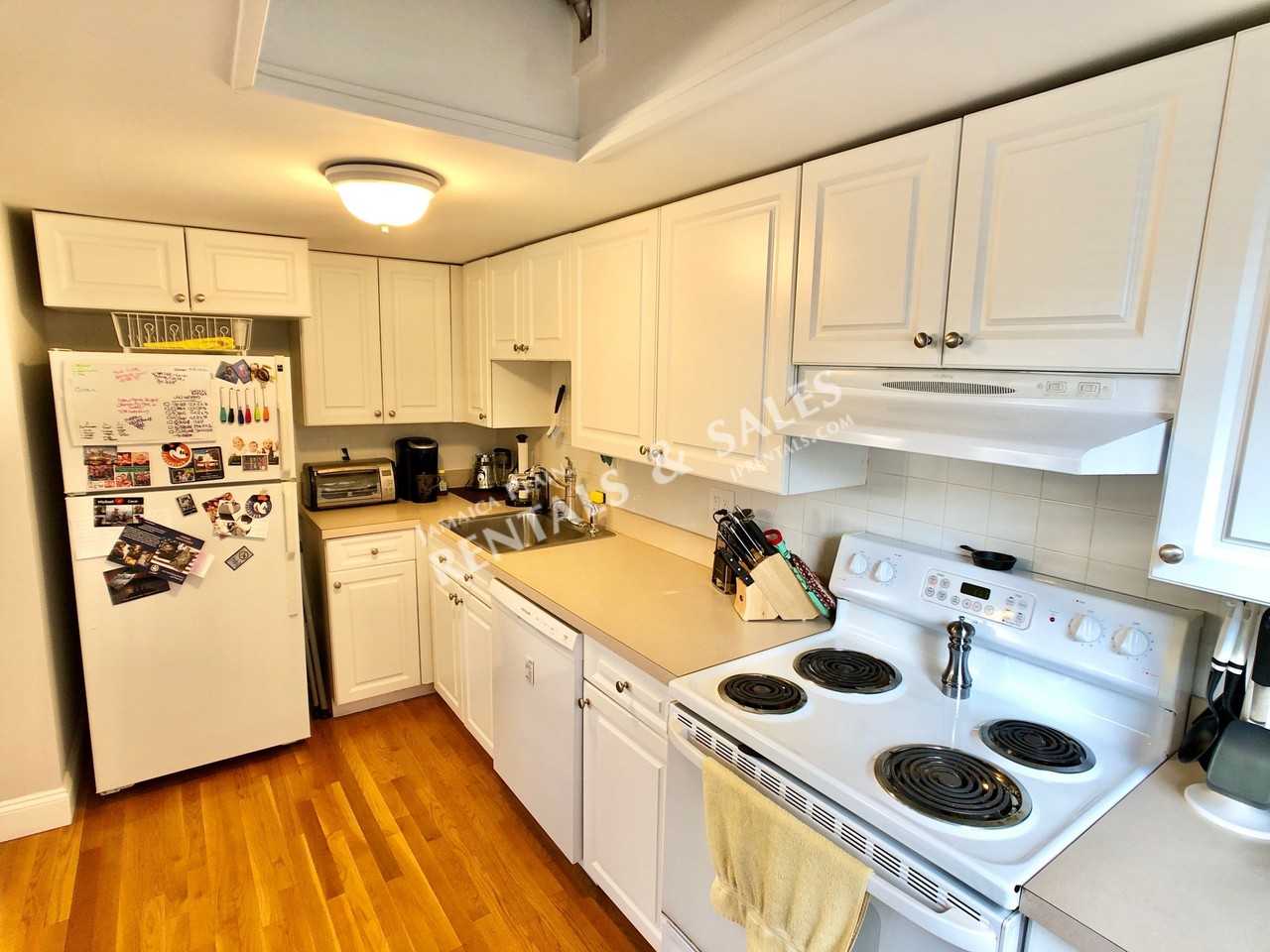 592 Centre St #1 - Photo 6 of 13