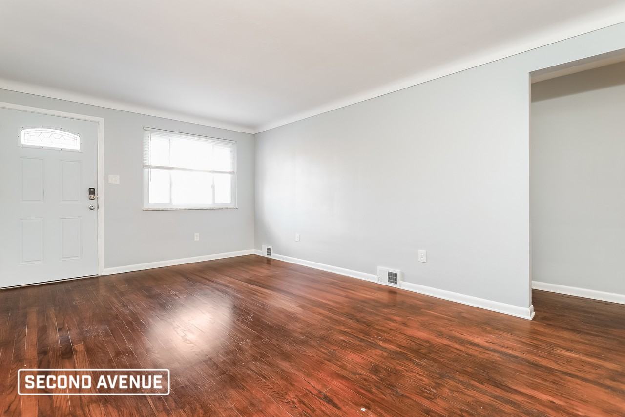 426 Gilmore Ave - Photo 4 of 21