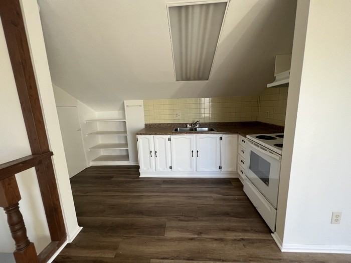 6187 Vanessa St - Photo 2 of 13