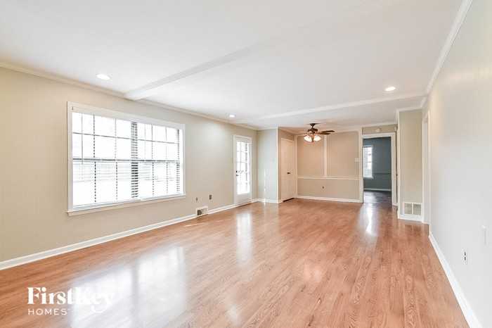 6993 Loddon Cv - Photo 3 of 15