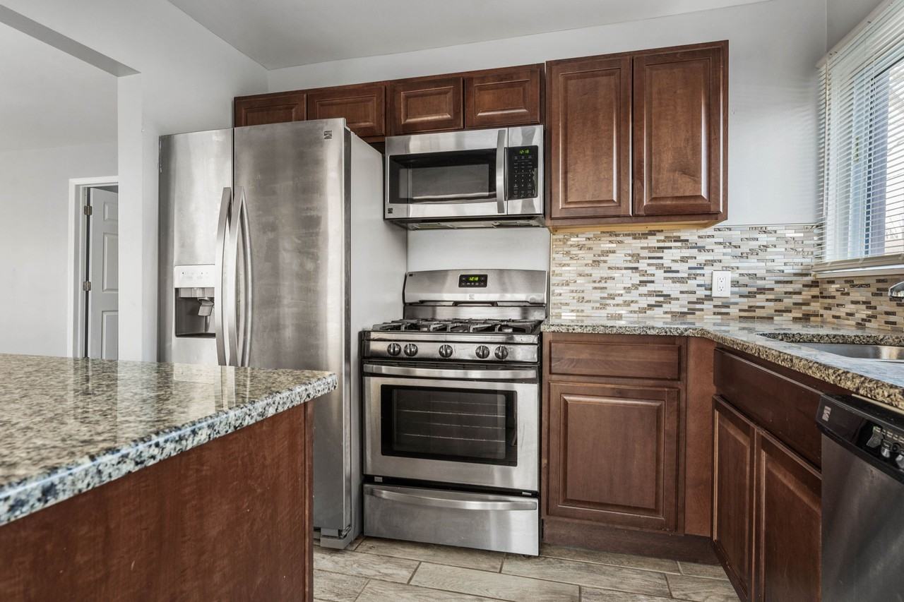 21704 Jefferson St #1 - Photo 2 of 10