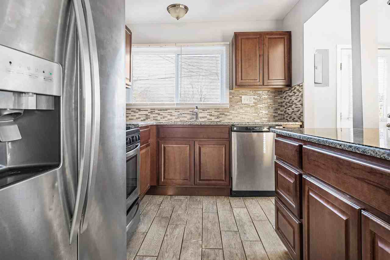 21704 Jefferson St #1 - Photo 3 of 10