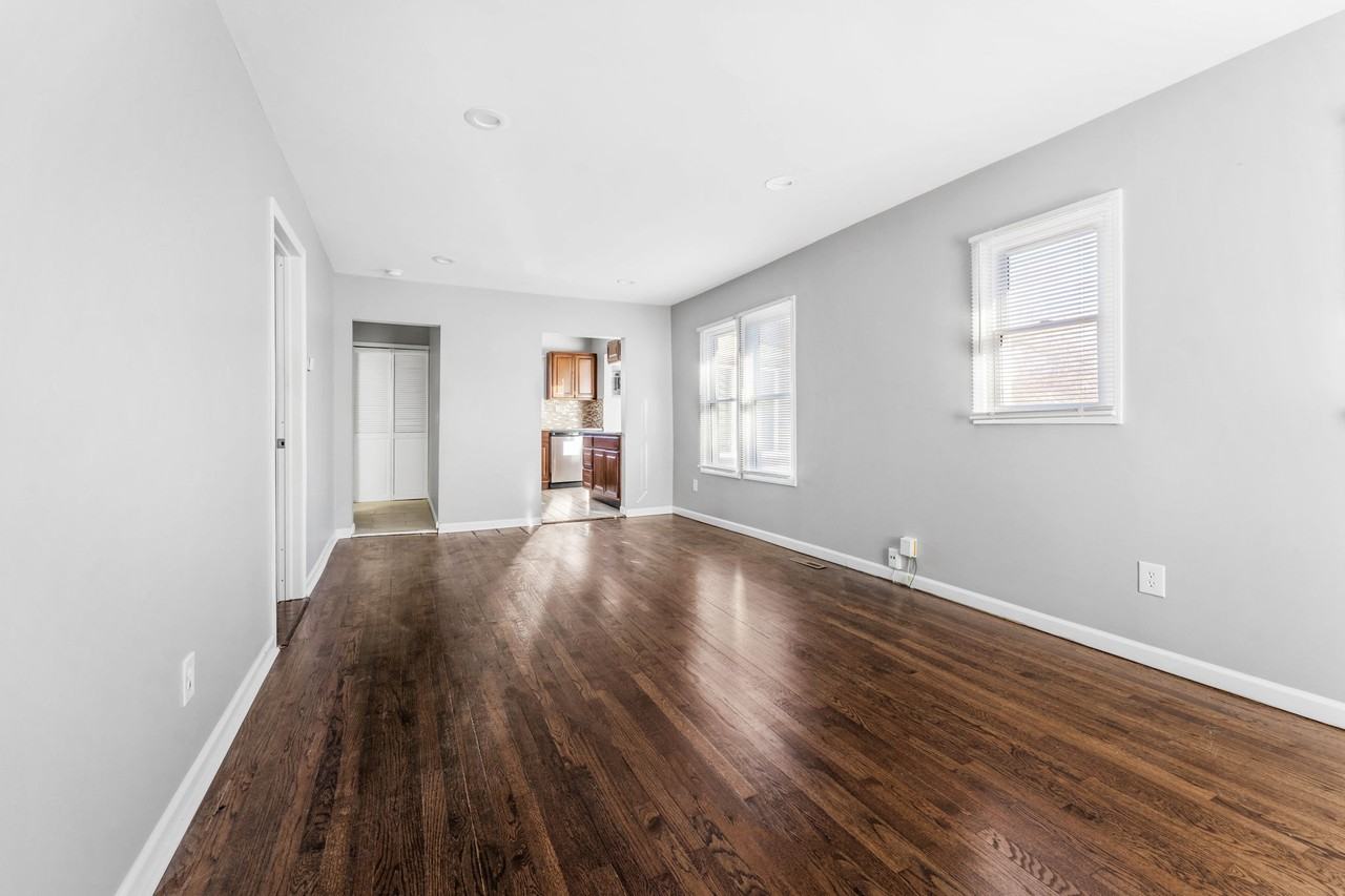 21704 Jefferson St #1 - Photo 5 of 10